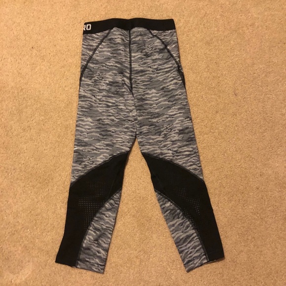 NWT Nike Pro Dri-FIT Hypercool Reflect Capris - Picture 5 of 9